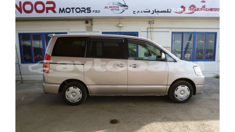 Big with watermark toyota voxy abseron import dubai 2590