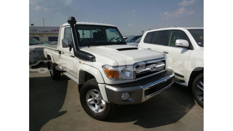 Big with watermark toyota land cruiser abseron import dubai 2591