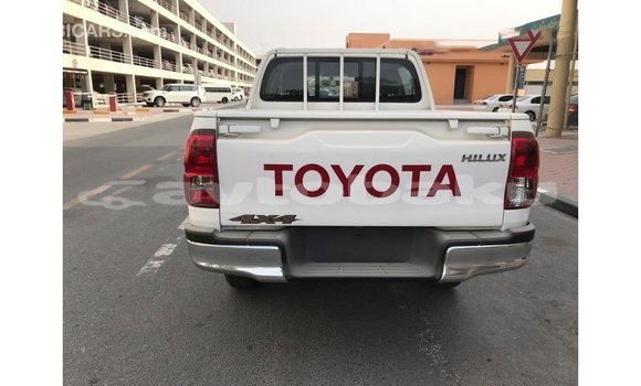 Buy Import Toyota Hilux White Car in Import - Dubai in Abseron Buy Import Toyota Hilux White Car in Import - Dubai in Abseron