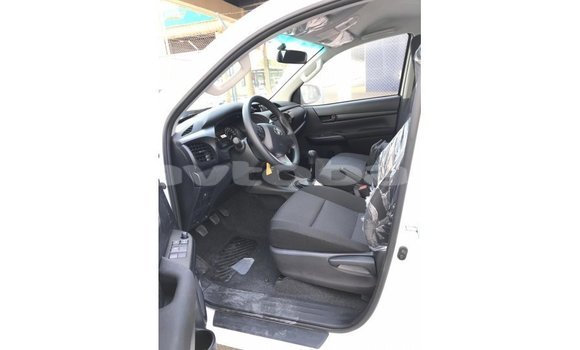 Buy Import Toyota Hilux White Car in Import - Dubai in Abseron Buy Import Toyota Hilux White Car in Import - Dubai in Abseron