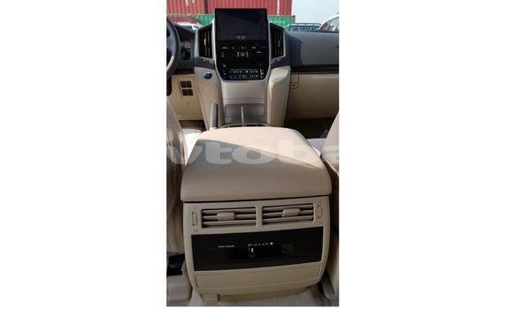 Buy Import Toyota Land Cruiser White Car in Import - Dubai in Abseron Buy Import Toyota Land Cruiser White Car in Import - Dubai in Abseron