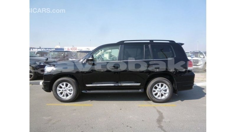 Big with watermark toyota land cruiser abseron import dubai 2636