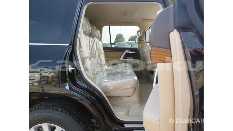 Big with watermark toyota land cruiser abseron import dubai 2636