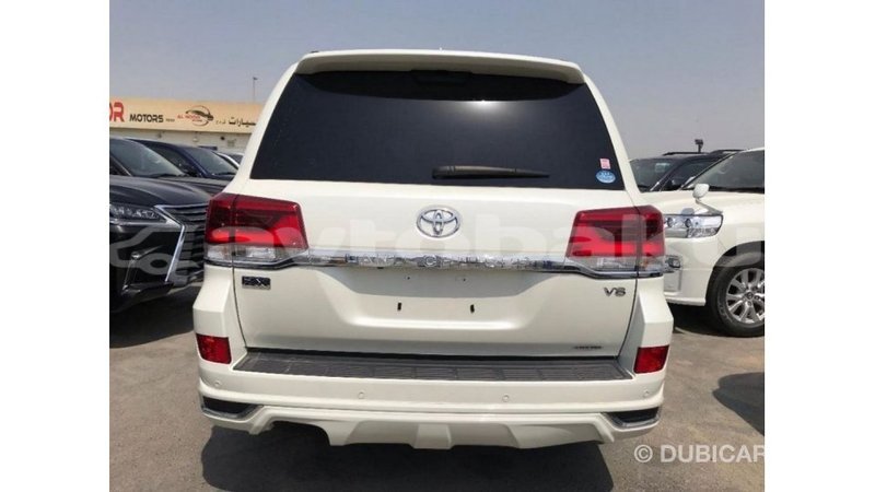 Big with watermark toyota land cruiser abseron import dubai 2637