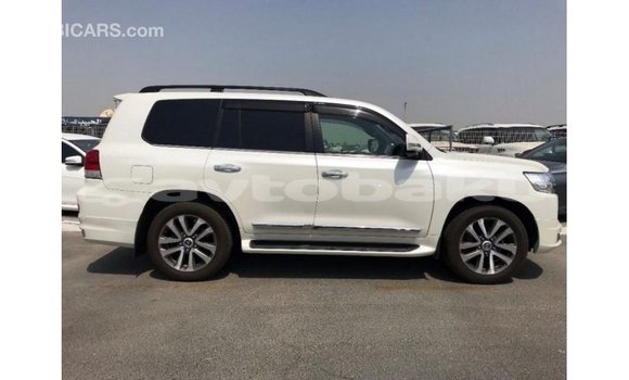 Buy Import Toyota Land Cruiser White Car in Import - Dubai in Abseron Buy Import Toyota Land Cruiser White Car in Import - Dubai in Abseron