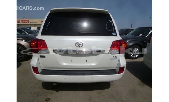 Buy Import Toyota Land Cruiser White Car in Import - Dubai in Abseron Buy Import Toyota Land Cruiser White Car in Import - Dubai in Abseron