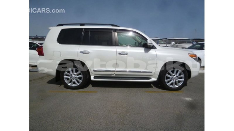 Big with watermark toyota land cruiser abseron import dubai 2640