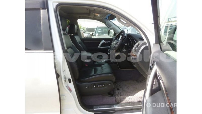 Big with watermark toyota land cruiser abseron import dubai 2640