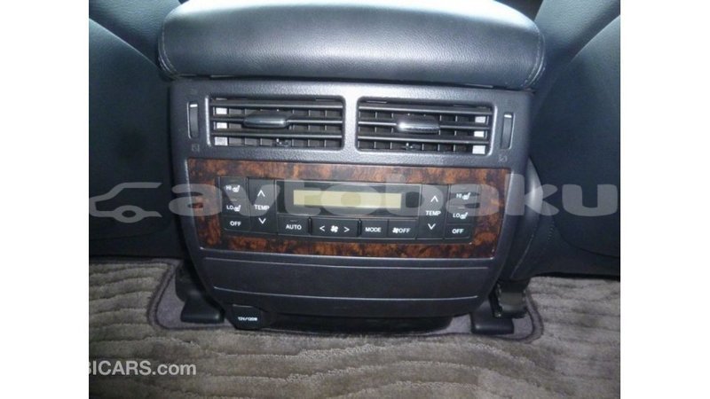 Big with watermark toyota land cruiser abseron import dubai 2640