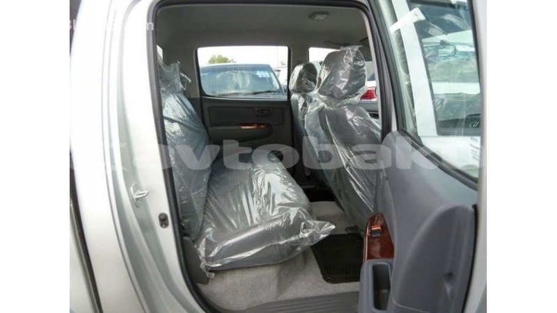 Big with watermark toyota hilux abseron import dubai 2642