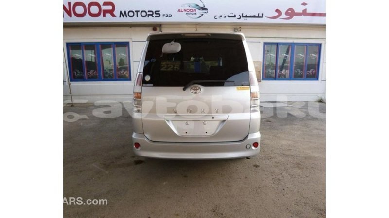 Big with watermark toyota voxy abseron import dubai 2645