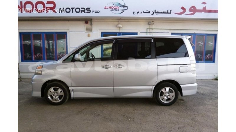 Big with watermark toyota voxy abseron import dubai 2645