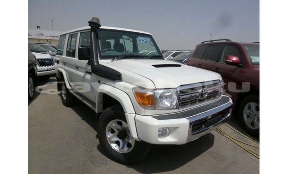 Buy Import Toyota Land Cruiser White Car in Import - Dubai in Abseron Buy Import Toyota Land Cruiser White Car in Import - Dubai in Abseron