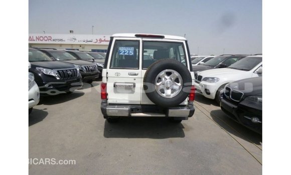 Buy Import Toyota Land Cruiser White Car in Import - Dubai in Abseron Buy Import Toyota Land Cruiser White Car in Import - Dubai in Abseron