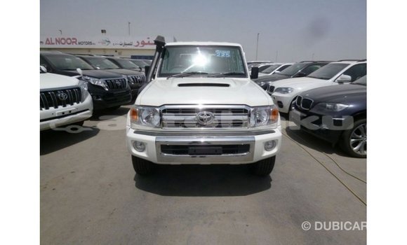 Buy Import Toyota Land Cruiser White Car in Import - Dubai in Abseron Buy Import Toyota Land Cruiser White Car in Import - Dubai in Abseron