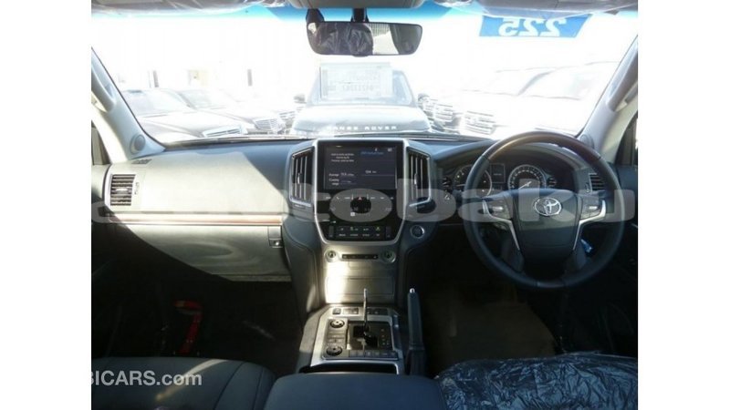 Big with watermark toyota land cruiser abseron import dubai 2653