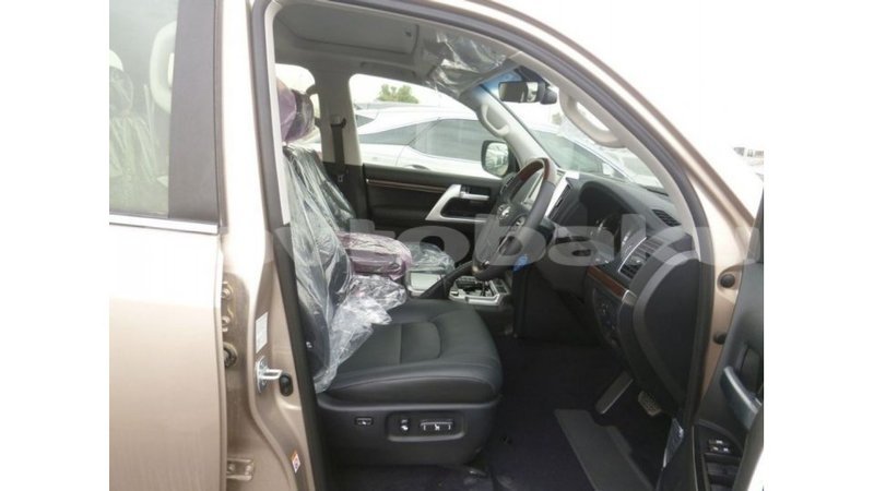 Big with watermark toyota land cruiser abseron import dubai 2655