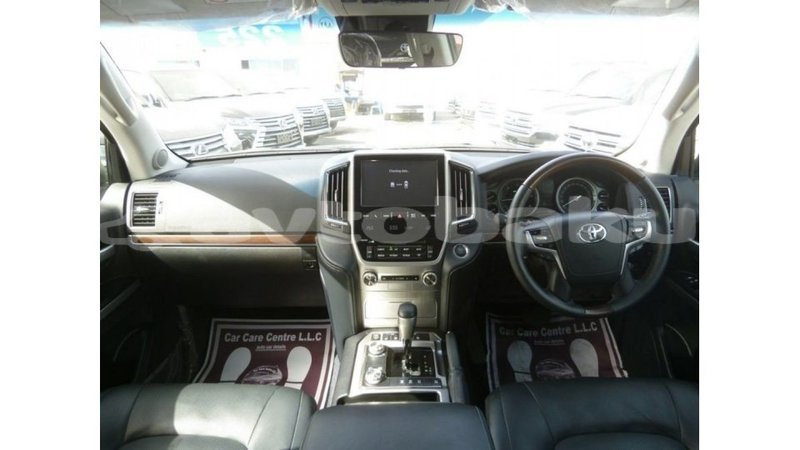 Big with watermark toyota land cruiser abseron import dubai 2656