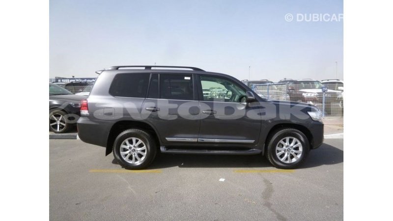 Big with watermark toyota land cruiser abseron import dubai 2656