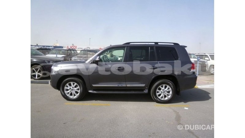 Big with watermark toyota land cruiser abseron import dubai 2656