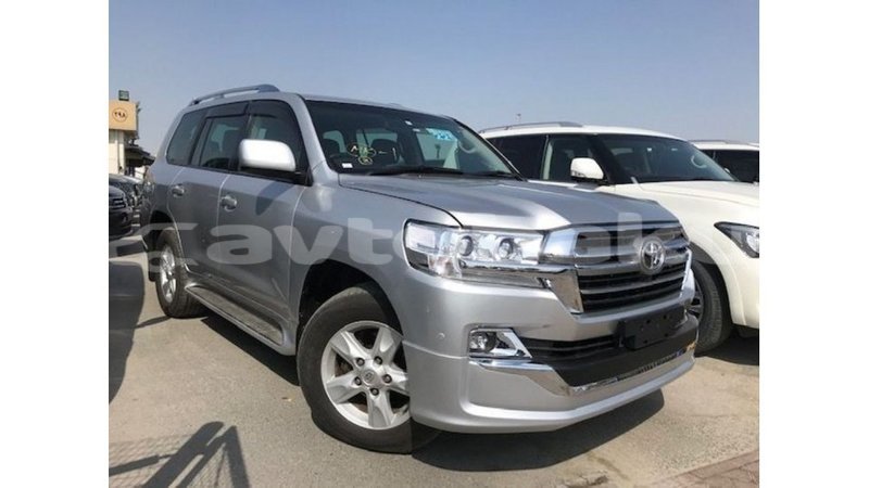 Big with watermark toyota land cruiser abseron import dubai 2662