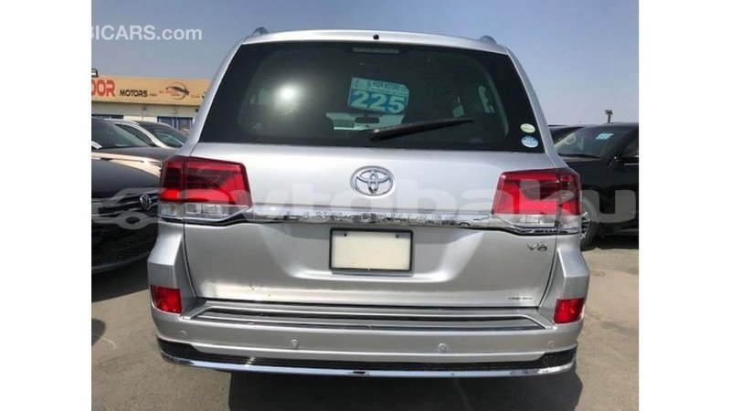 Big with watermark toyota land cruiser abseron import dubai 2662