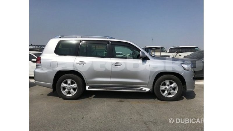 Big with watermark toyota land cruiser abseron import dubai 2662