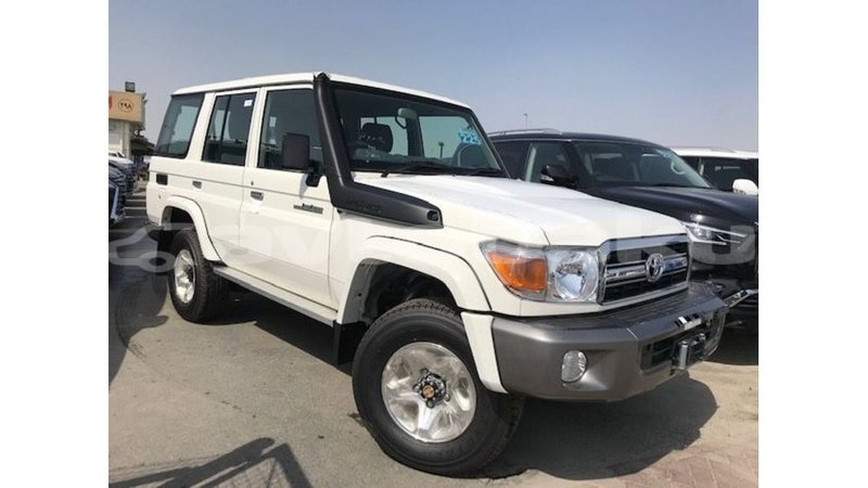 Big with watermark toyota land cruiser abseron import dubai 2667