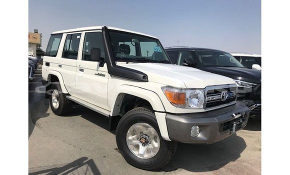 Buy Import Toyota Land Cruiser White Car in Import - Dubai in Abseron Buy Import Toyota Land Cruiser White Car in Import - Dubai in Abseron