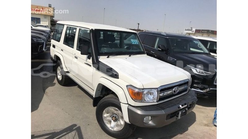 Big with watermark toyota land cruiser abseron import dubai 2667