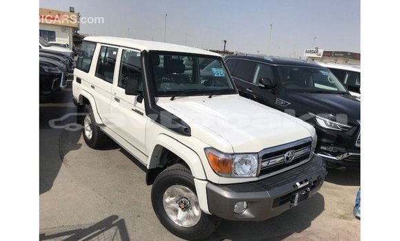 Buy Import Toyota Land Cruiser White Car in Import - Dubai in Abseron Buy Import Toyota Land Cruiser White Car in Import - Dubai in Abseron
