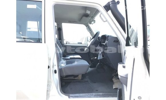 Buy Import Toyota Land Cruiser White Car in Import - Dubai in Abseron Buy Import Toyota Land Cruiser White Car in Import - Dubai in Abseron