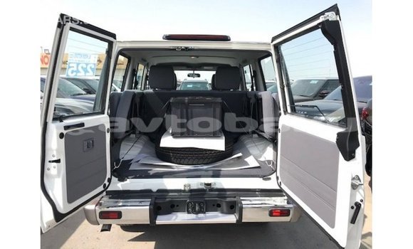 Buy Import Toyota Land Cruiser White Car in Import - Dubai in Abseron Buy Import Toyota Land Cruiser White Car in Import - Dubai in Abseron