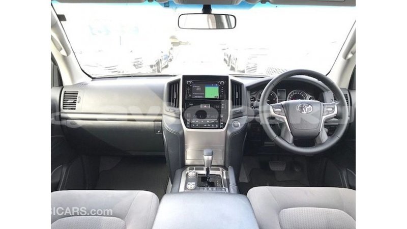 Big with watermark toyota land cruiser abseron import dubai 2668