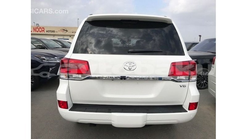 Big with watermark toyota land cruiser abseron import dubai 2668