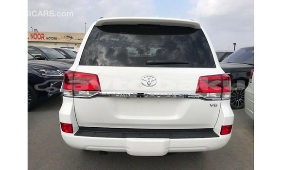 Buy Import Toyota Land Cruiser White Car in Import - Dubai in Abseron Buy Import Toyota Land Cruiser White Car in Import - Dubai in Abseron