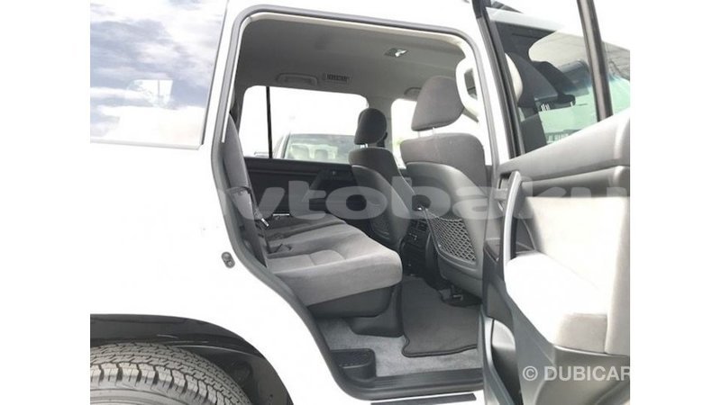 Big with watermark toyota land cruiser abseron import dubai 2668