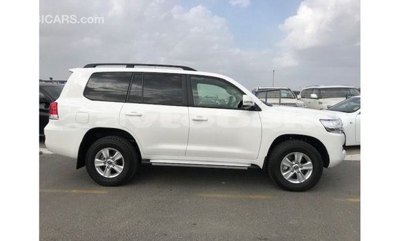 Buy Import Toyota Land Cruiser White Car in Import - Dubai in Abseron Buy Import Toyota Land Cruiser White Car in Import - Dubai in Abseron