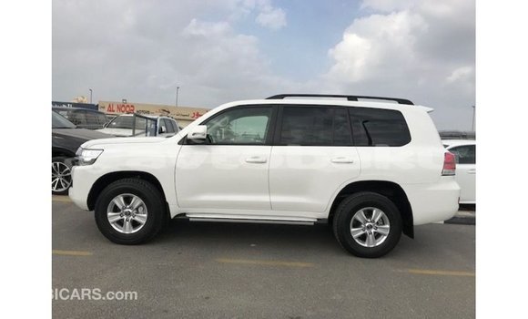 Buy Import Toyota Land Cruiser White Car in Import - Dubai in Abseron Buy Import Toyota Land Cruiser White Car in Import - Dubai in Abseron