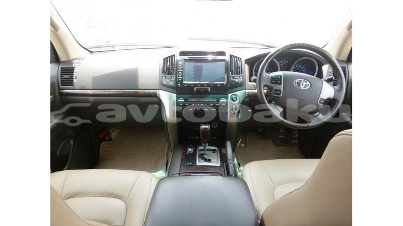 Big with watermark toyota land cruiser abseron import dubai 2670