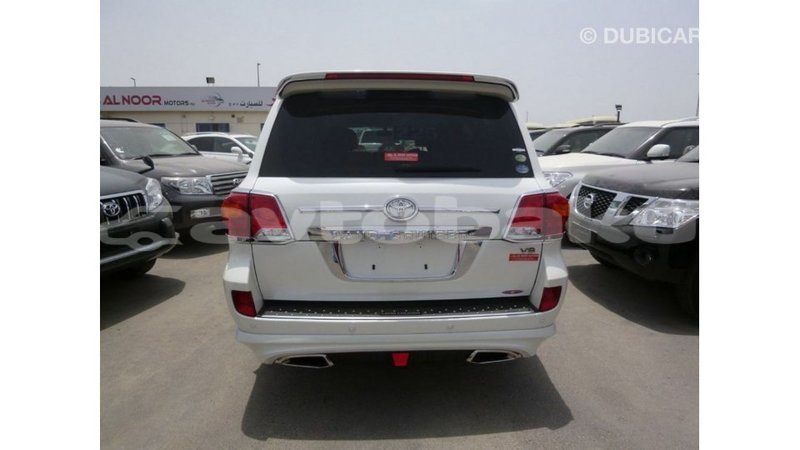 Big with watermark toyota land cruiser abseron import dubai 2670