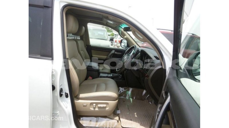 Big with watermark toyota land cruiser abseron import dubai 2670