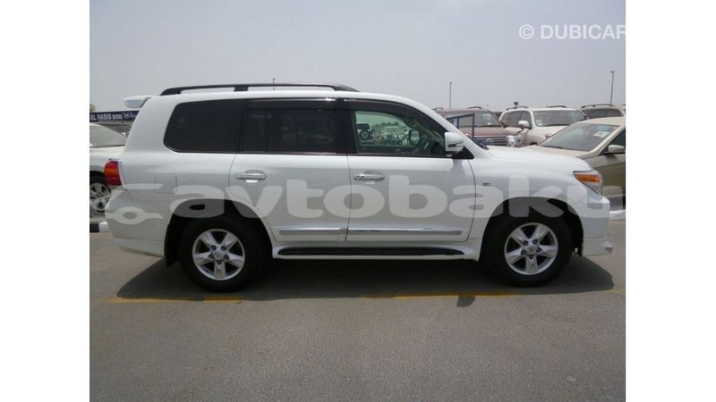 Big with watermark toyota land cruiser abseron import dubai 2670