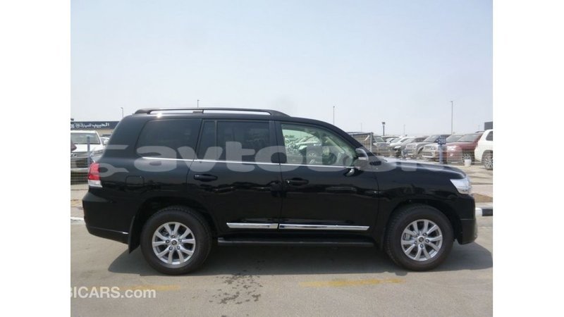 Big with watermark toyota land cruiser abseron import dubai 2674