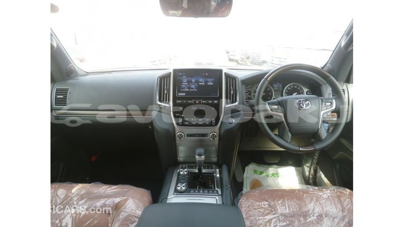 Big with watermark toyota land cruiser abseron import dubai 2675