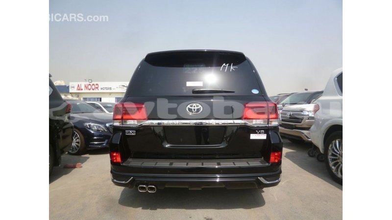 Big with watermark toyota land cruiser abseron import dubai 2675