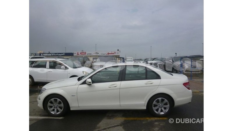 Big with watermark mercedes benz 200 abseron import dubai 2678