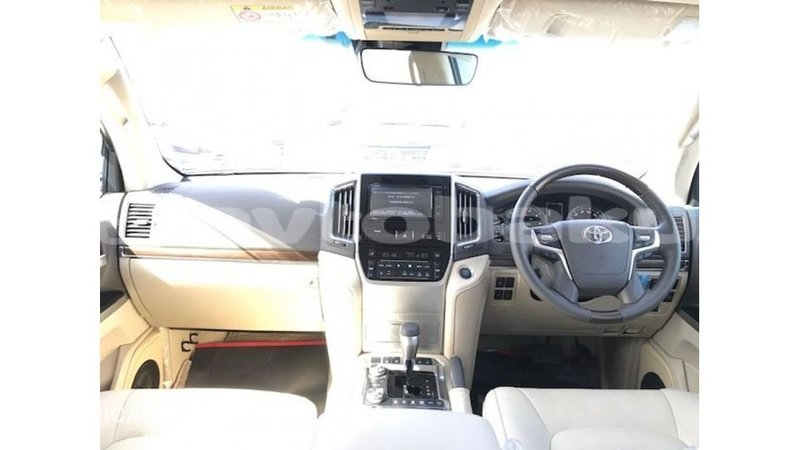 Big with watermark toyota land cruiser abseron import dubai 2680