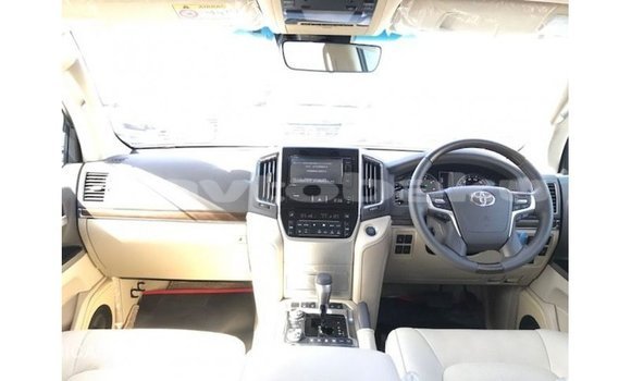 Buy Import Toyota Land Cruiser White Car in Import - Dubai in Abseron Buy Import Toyota Land Cruiser White Car in Import - Dubai in Abseron