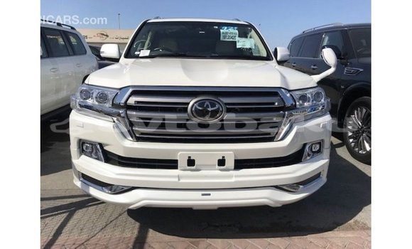 Buy Import Toyota Land Cruiser White Car in Import - Dubai in Abseron Buy Import Toyota Land Cruiser White Car in Import - Dubai in Abseron